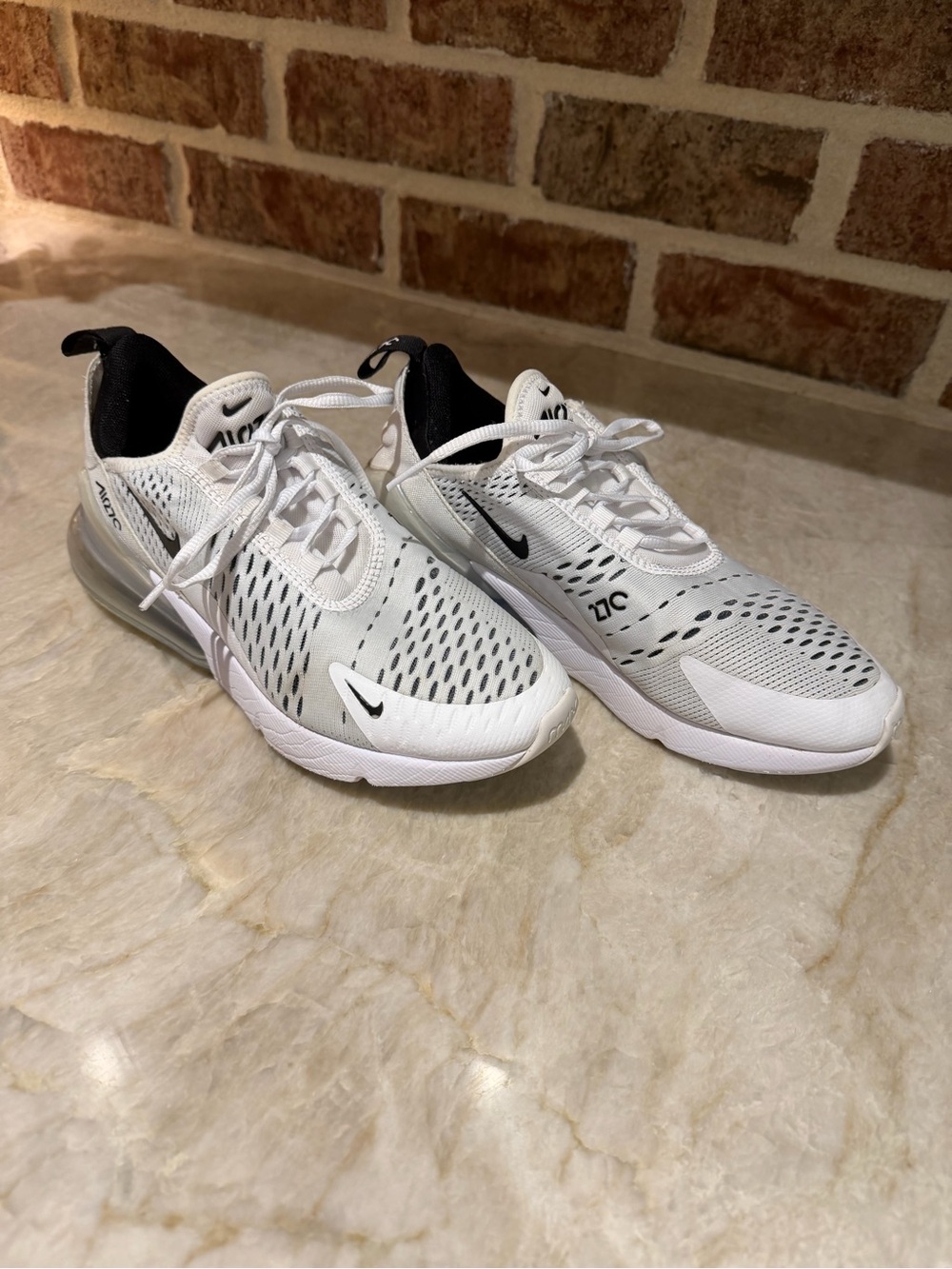 Nike Air Max 270 White and Black - Picture 5 of 7